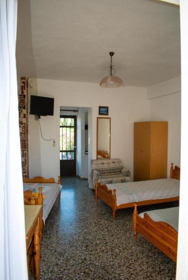 Efterpi Aggeli Apartment Loutrópolis Thermís Екстериор снимка