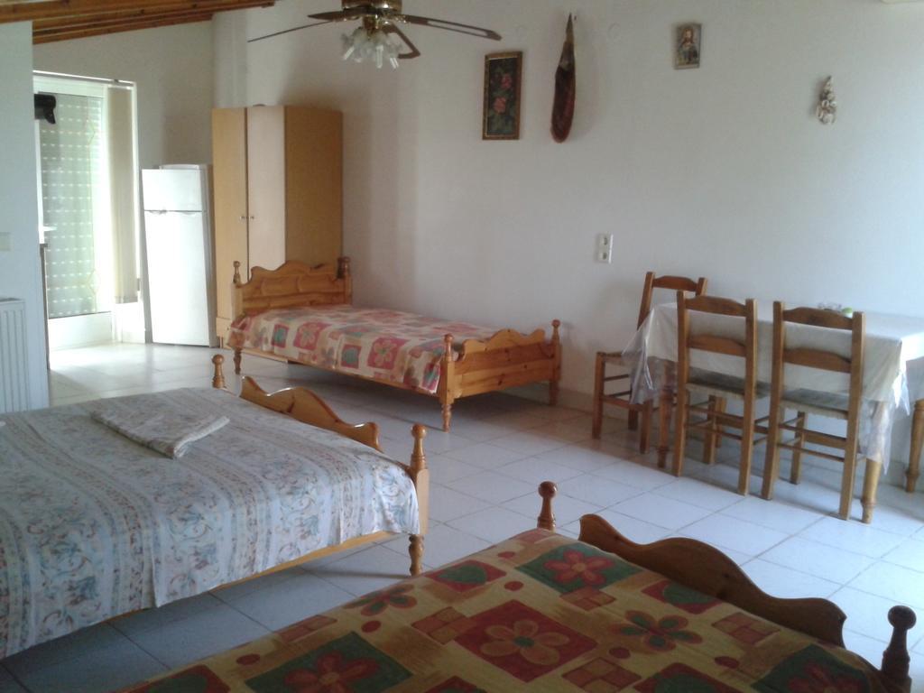 Efterpi Aggeli Apartment Loutrópolis Thermís Стая снимка