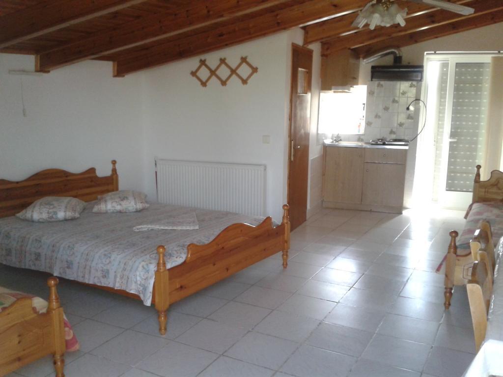 Efterpi Aggeli Apartment Loutrópolis Thermís Стая снимка